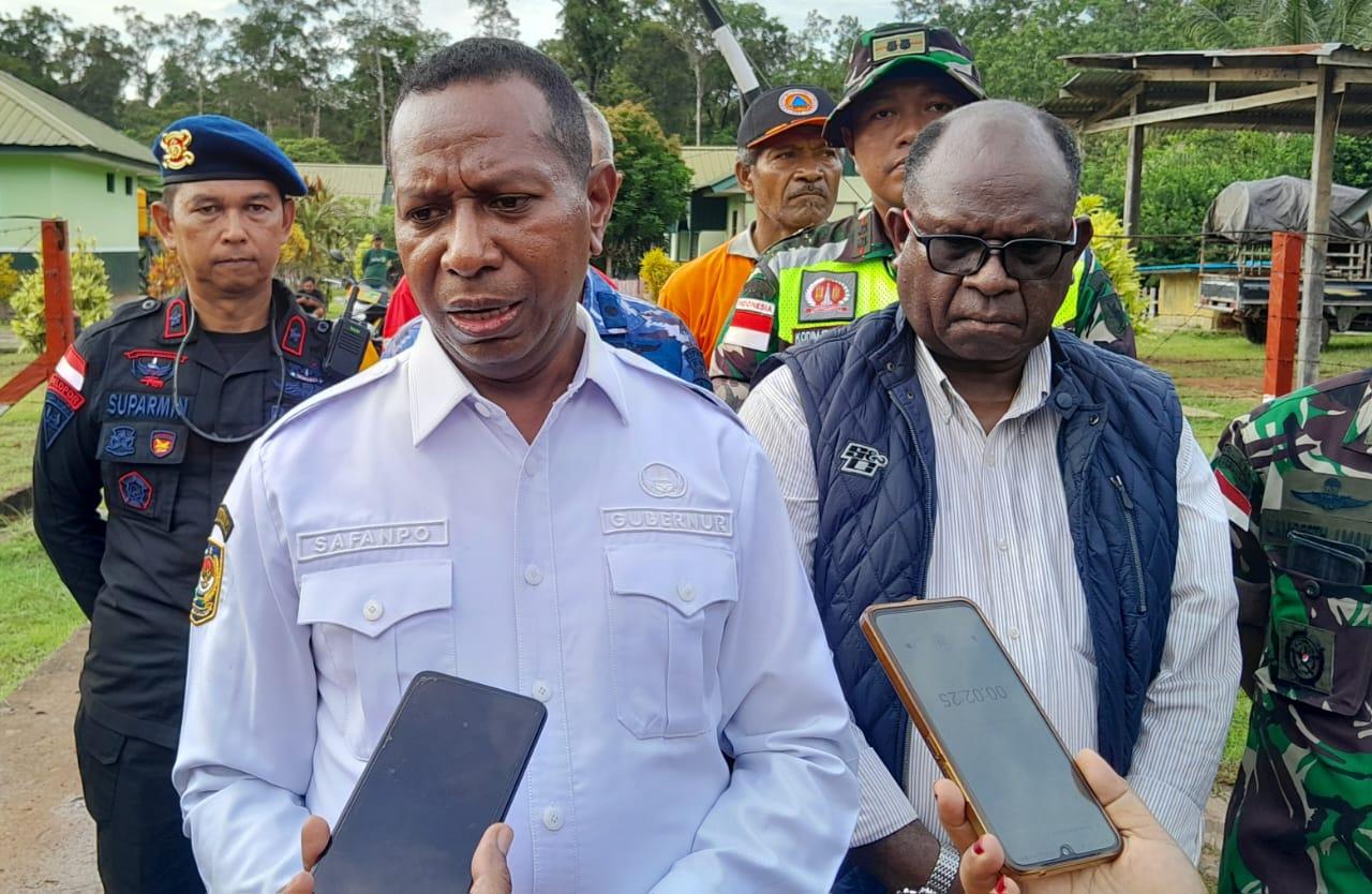 Penjabat-Gubernur-Papua-Selatan-Apolo-Safanpo-pada-satu-kesempatan.jpg