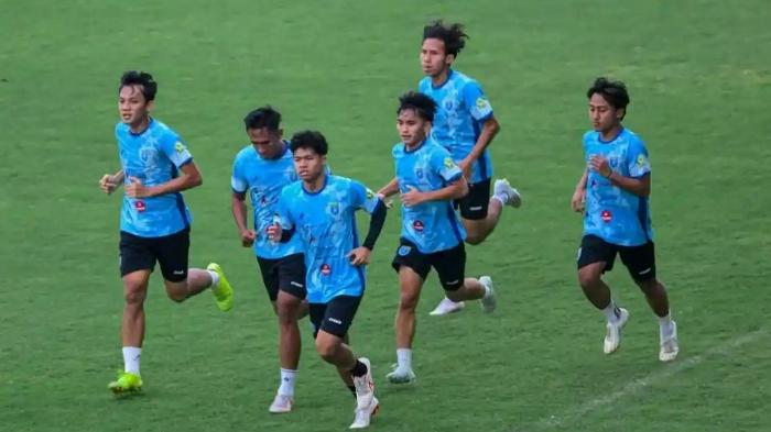 Persela-Lamongan-jalani-sesi-latihan-di-Stadion-Surajaya-Lamongan-Senin-2332026.jpg