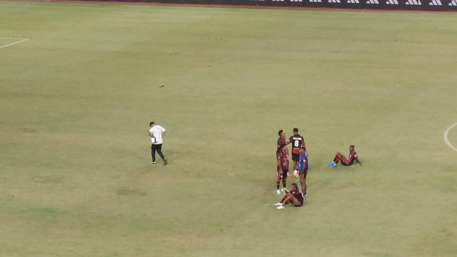 SIPURA-vs-PERSELA-Bertanding-di-Stadion-Lukas-Enembe.jpg