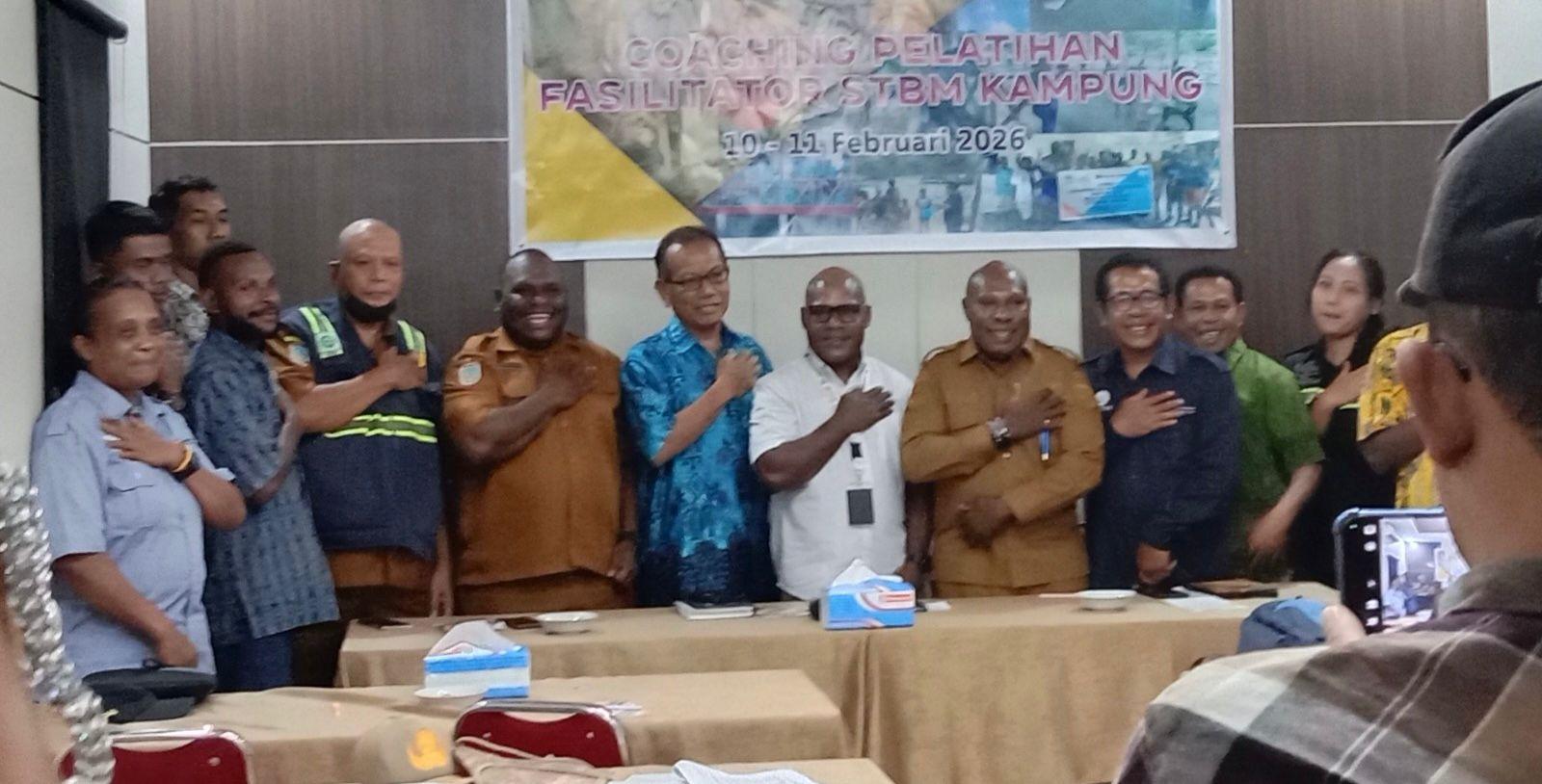 YPMAK dan Yayasan Rumsram Targetkan Kampung ODF di Mimika Melalui Pelatihan STBM