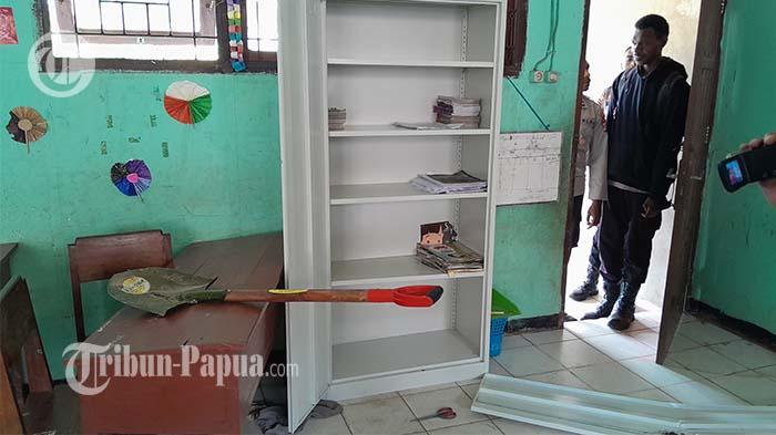 Satu-dari-empat-ruang-kelas-SD-Advent-Merauke-dibobol-maling.jpg
