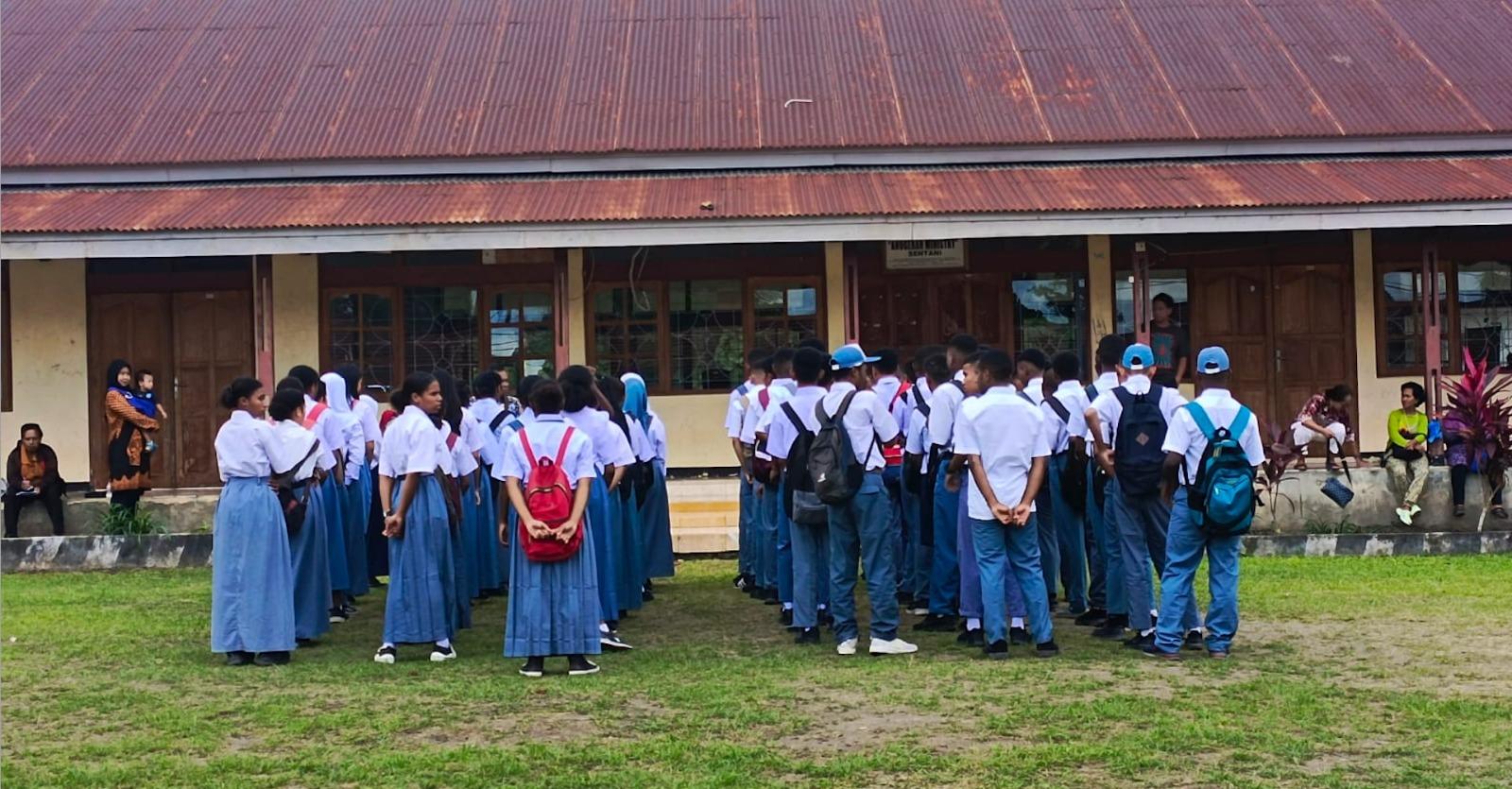 Siswa-Baru-SMAN-1-Sentani.jpg