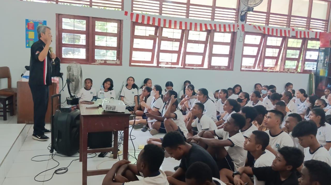 Pelajar SMP Negeri 4 Sentani Ikut Penyuluhan Bahaya dan Dampak Narkotika