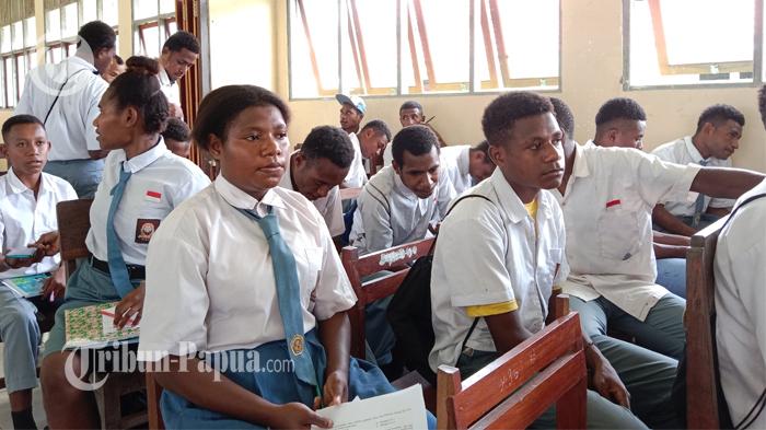 SMK Negeri 2 Agribisnis dan Agroteknologi Nimboran Masih Kekurangan Tenaga Guru IT