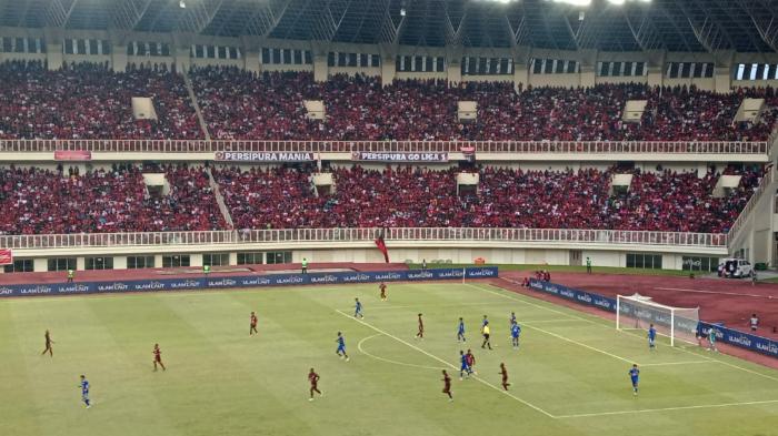 Suasana-laga-Persipura-vs-Adhyaksa-FC-di-Stadion-Lukas-Enembe-Jumat-852026.jpg
