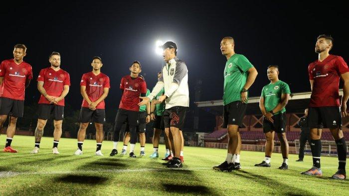 Suasana-latihan-perdana-Timnas-Indonesia-di-Lapangan-Thor-Surabaya-Senin-492023.jpg