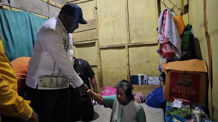 Sulastri-menangis-haru-saat-disambangi-psangan.jpg