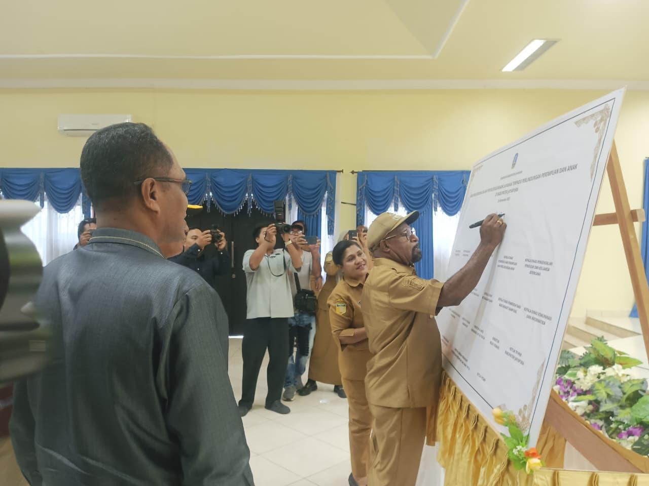TIKEKERASAN-Bupati-Jayapura-Yunus-Wond.jpg