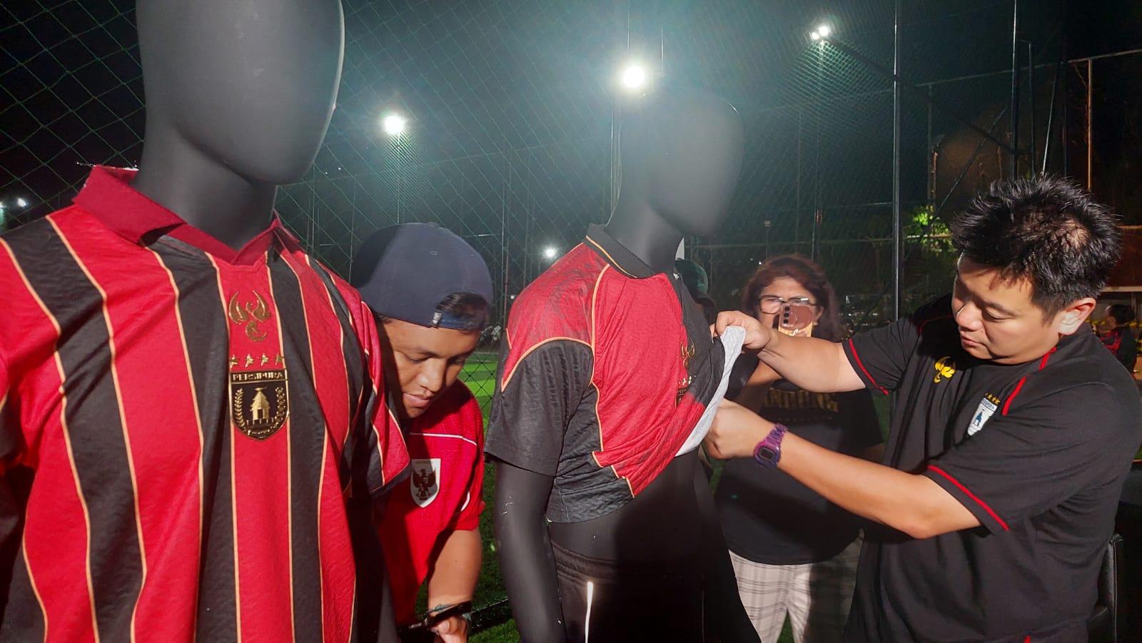URA-Manajer-Persipura-Jayapura-Owen-Rah.jpg