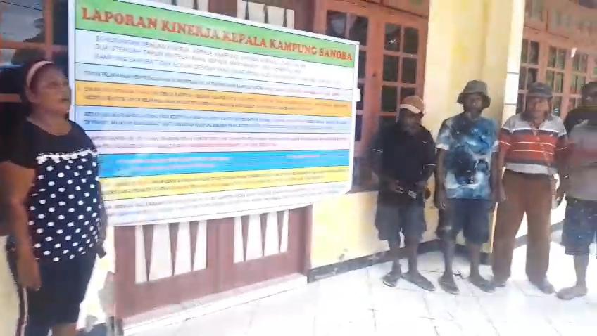 Inilah 7 Tuntutan Sekelompok Warga Palang Pintu Kantor Kampung Sanoba, Kabupaten Nabire