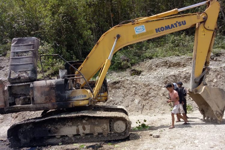alat-berat-milik-pt-wijaya-karya-dibakar-kkb-pegunungan-bintang.jpg