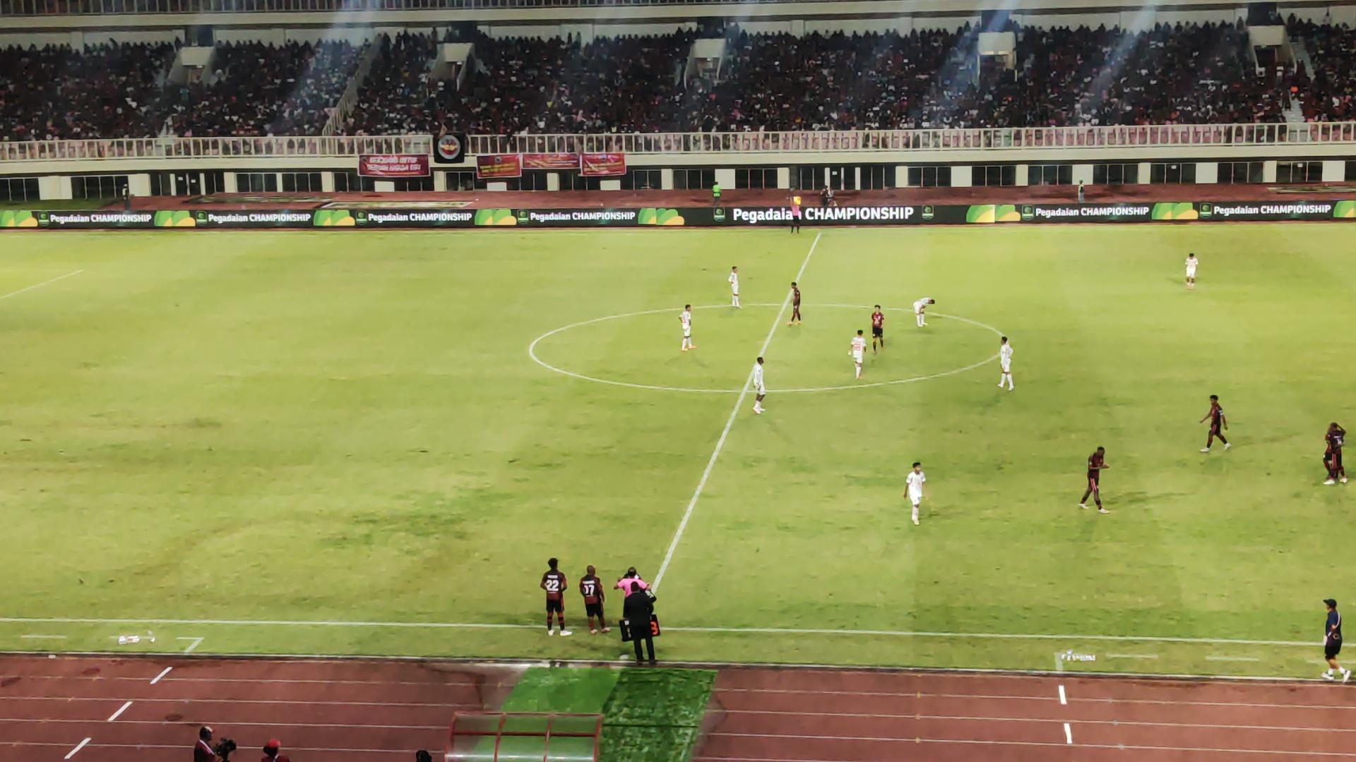 Kelly Sroyer Buktikan Janji, Persipura Tutup Babak Pertama dengan Keunggulan 2-0