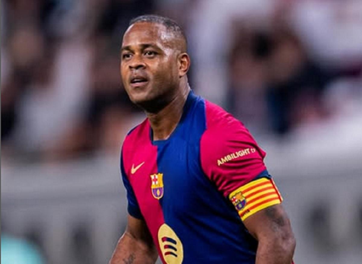 atrick-Kluivert-sang-legenda-Barcelona-calon-pe.jpg