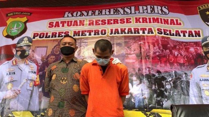 ayah-kandung-yang-cabuli-anak-kandungnya-saat-dihadirkan-dalam-konferensi.jpg