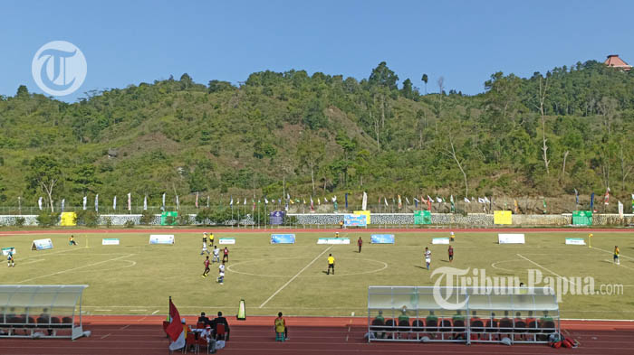 cp-papua-vs-jawa-barat-di-stadion.jpg