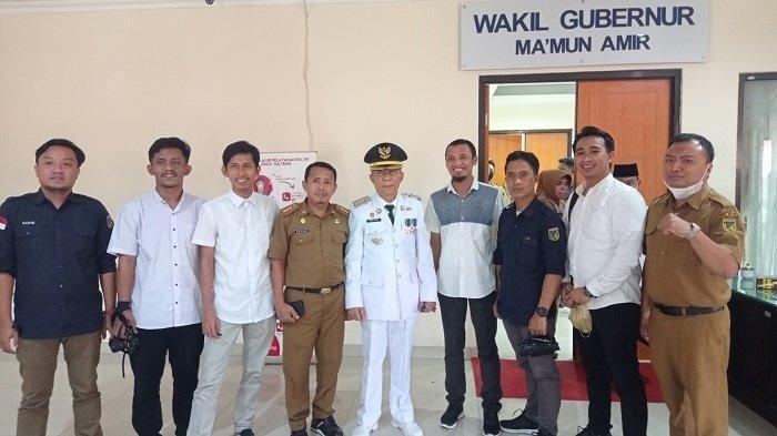 dahri-saleh-tengah-ketika-dilantik-sebagai-pj-bupati-bangkep.jpg