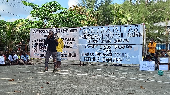 Solidaritas Mahasiswa Meepago: Deklarasi Eltinus Omaleng Terkesan Ambisius