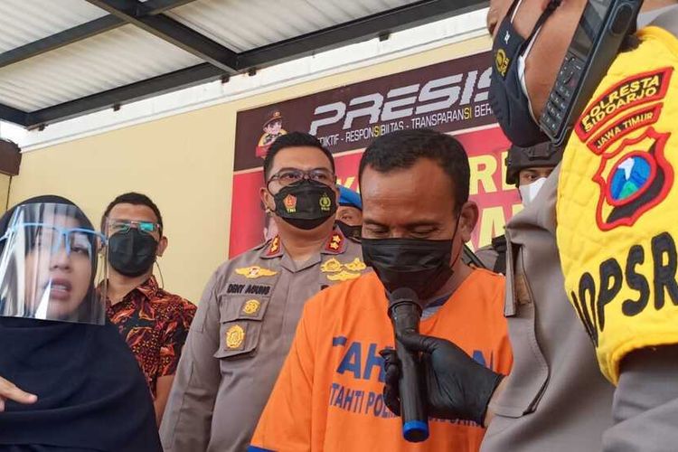 Makan Honor Guru Ngaji hingga Pengangkut Sampah, Mantan Kades di Sidoarjo Ditangkap Polisi