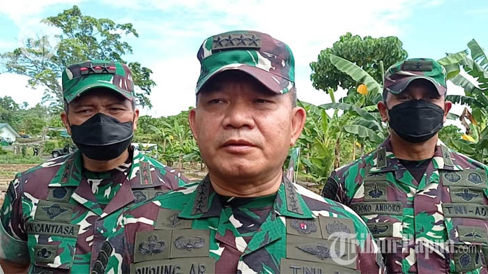 jenderal-tni-dudung-abdurachman-didampingi-pangdam.jpg
