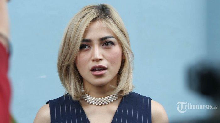 jessica-iskandar-ditemui-usai-mengisi-acara-di-salah-satu-tv-swasta.jpg