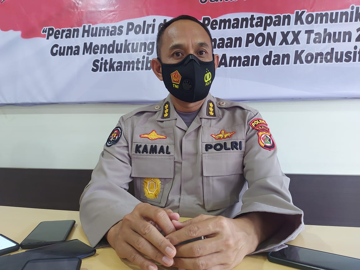 kabid-humas-polda-papua-kombes-pol-ahmad-musthofa-kamal-77.jpg