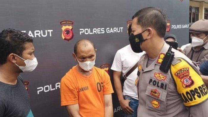 kapolres-garut-akbp-wirdhanto-hadicaksono-menginterogasi-yohanes-suryono.jpg