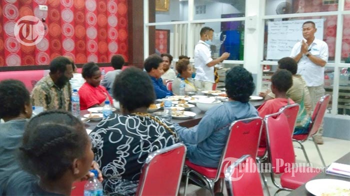 kapolres-merauke-akbp-untung-sangaji-memberikan-arahan-kepada-oap.jpg