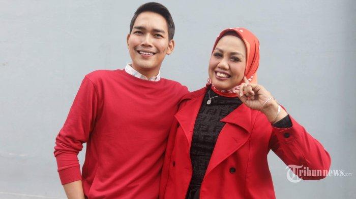 komedian-elly-sugigi-bersama-kekasihnya-aditya-gumelar.jpg