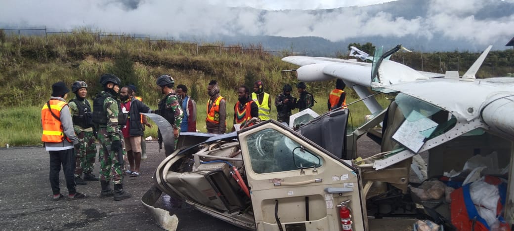 Dua Korban Pesawat Smart Air Tiba di RSUD Mimika