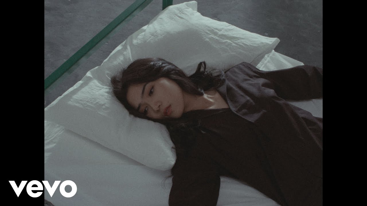 Lirik Lagu 'Untuk Hati yang Terluka' yang Dinyanyikan oleh Isyana Sarasvati