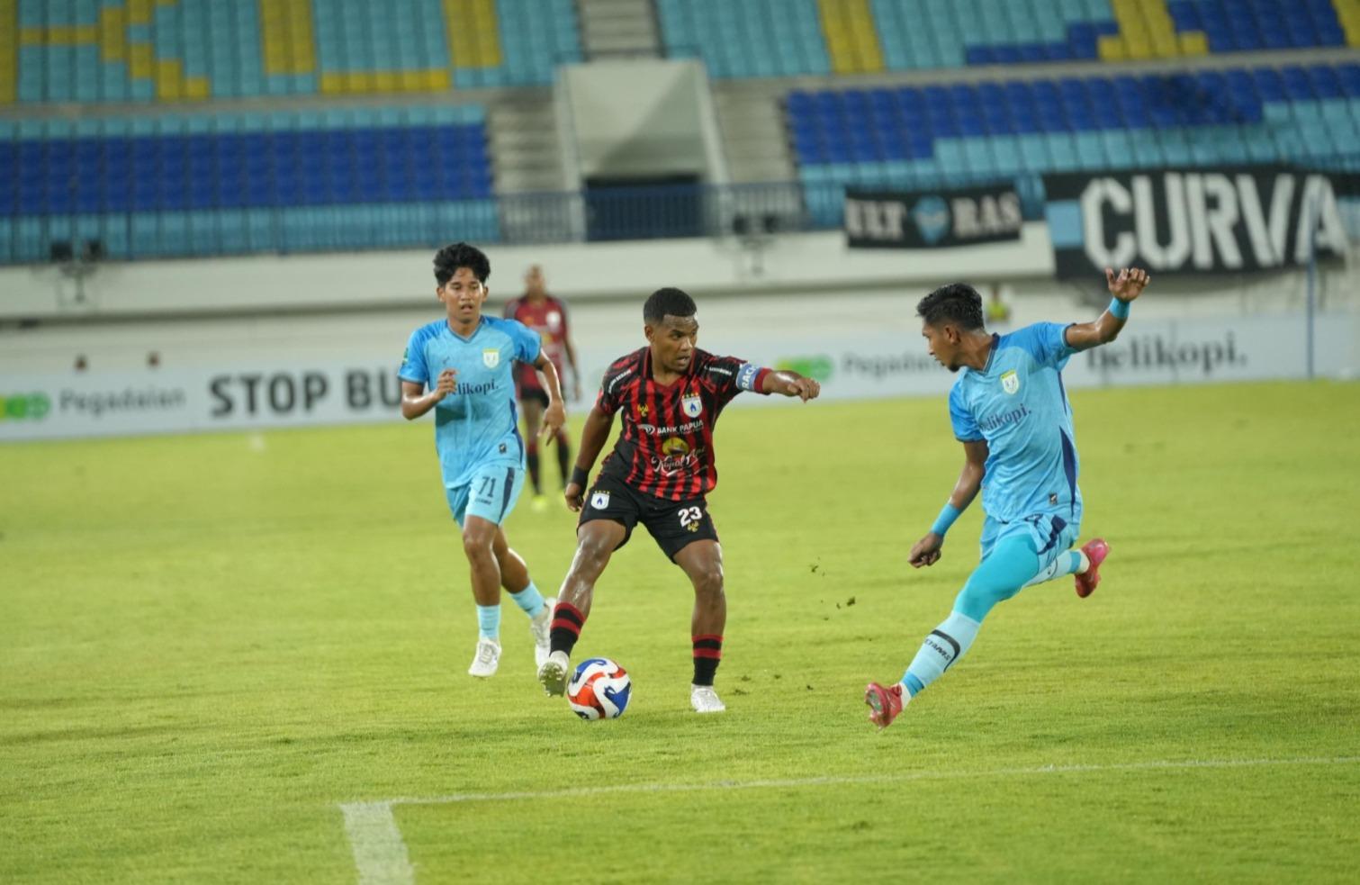 main-Persipura-Ramai-Rumakiek-menceta.jpg