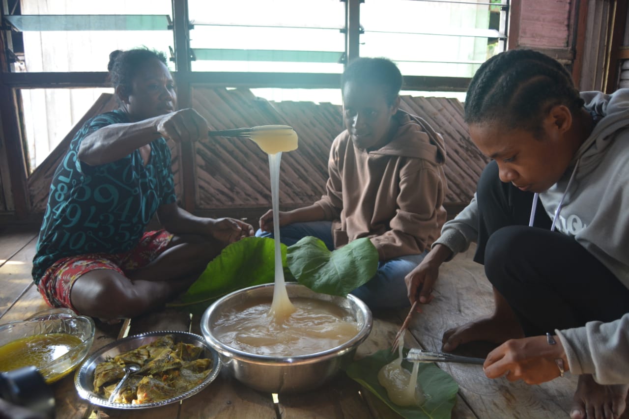 Papeda Panas dan Bungkus, Kuliner Khas Papua