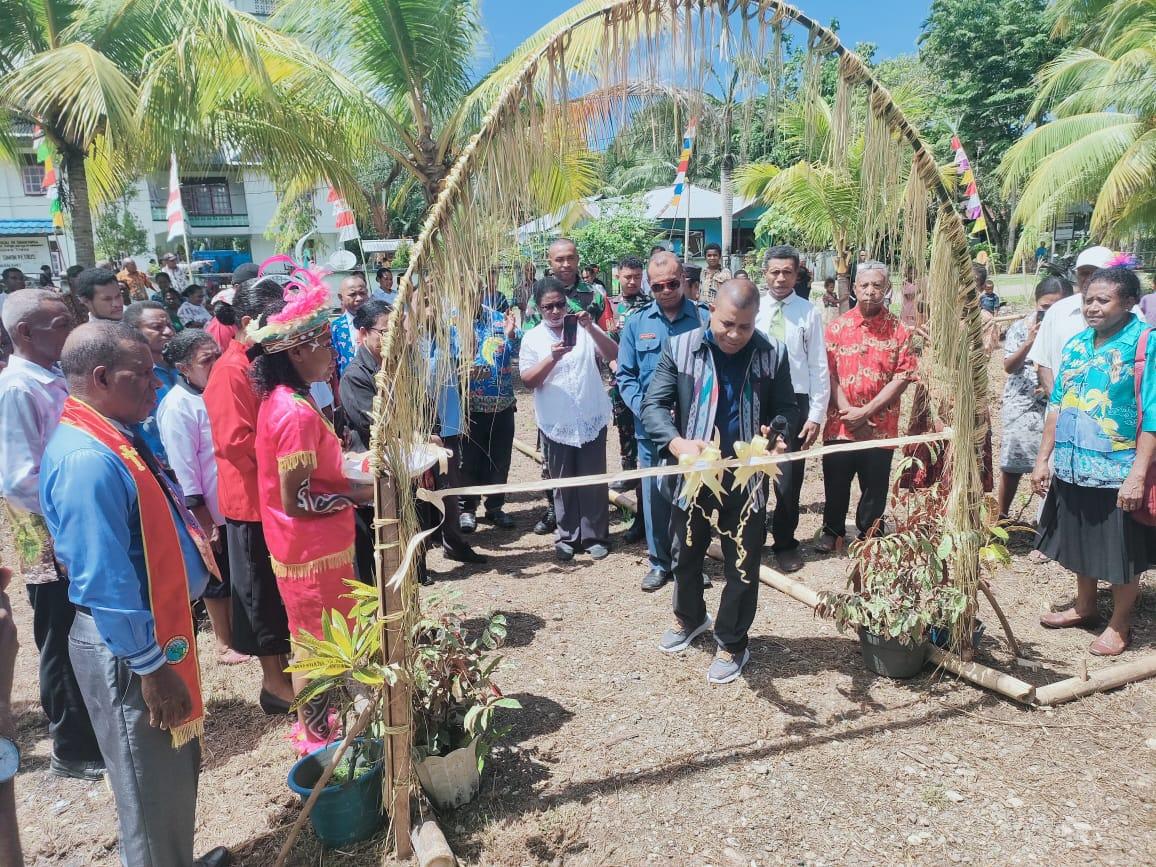 Bupati Yapen Sambut Positif Praktik Investasi Pendidikan yang Dilakukan GKI Menawi