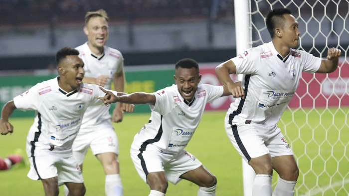 Persipura Sukses Taklukkan Persebaya, Jacksen F Tiago Puji Kerja Keras Mutiara Hitam