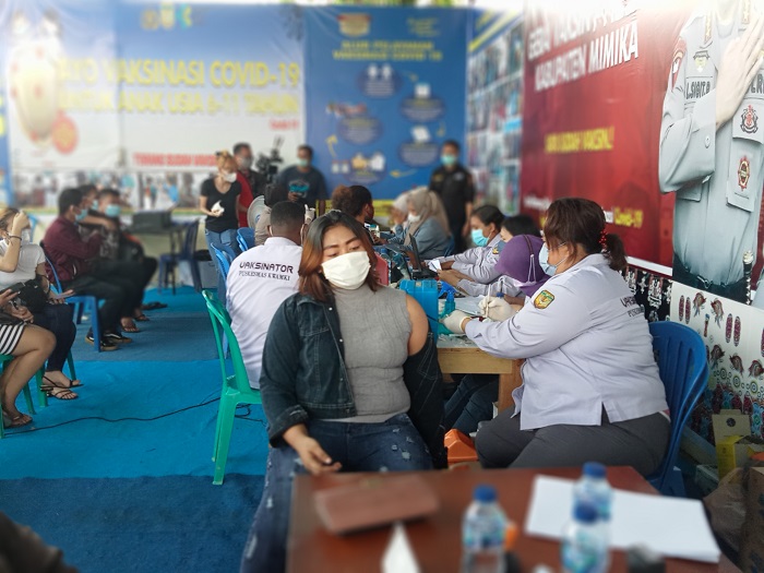 polres-mimika-gelar-vaksinasi-booster.jpg