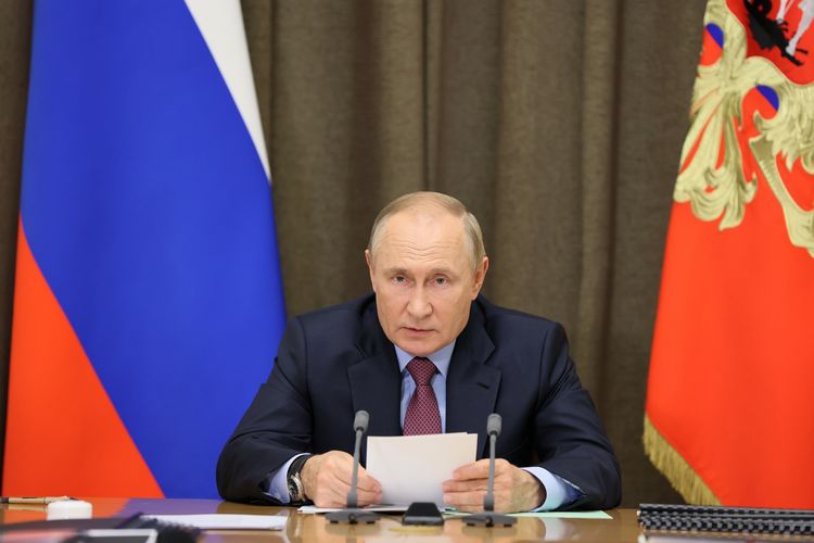 presiden-rusia-vladimir-putin-berbicara-dalam-pertemuan.jpg