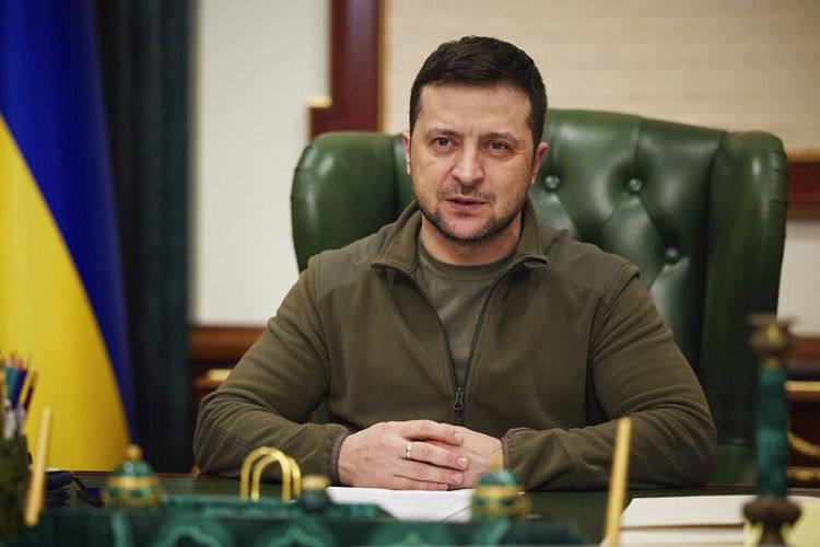 presiden-ukraina-volodymyr-zelenskyy-berpidato-di-depan-negara-di-kyiv-ukraina.jpg