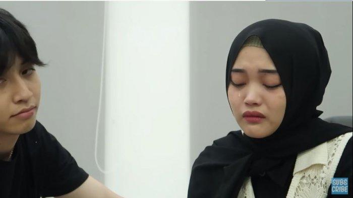 putri-delina-menangis-di-hari-ulang-tahunnya-lantaran-merasa-ditinggalkan.jpg
