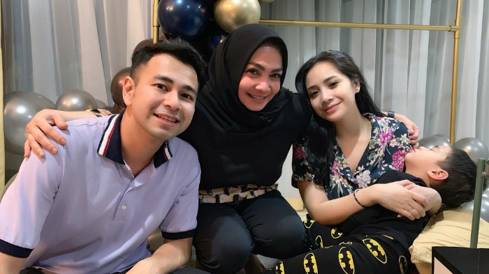 raffi-ahmad-rieta-amilia-nagita-slavina-dan-rafathar.jpg