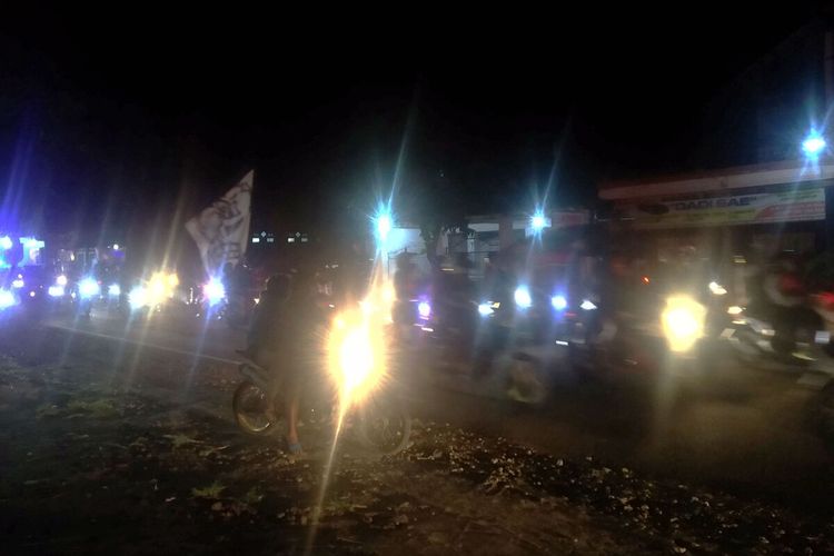 ratusan-anggota-perguruan-silat-iks-berkonvoi-meninggalkan-kantor-polres-blitar.jpg