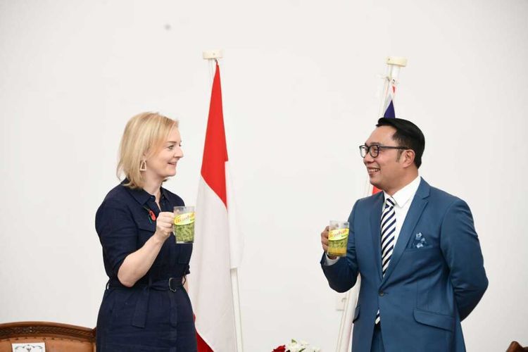ridwan-kamil-bersama-menteri-luar-negeri-inggris-elizabeth-truss.jpg
