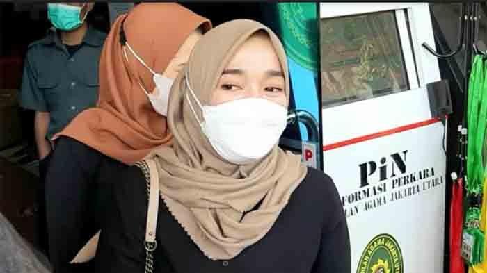 ririe-fairus-di-pengadilan-agama-jakarta-utara-jalan-plumpang-semper.jpg