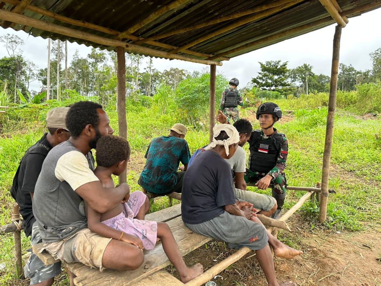s-Pamtas-Statis-RI-PNG-Yonif-111KB-yang-bertugas-disektor-Kolakops-Kore.jpg