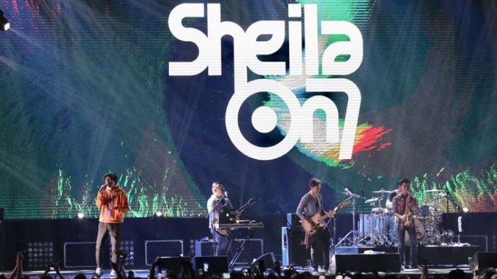 sheila-on-7-saat-tampil-di-acara-synchronize-fest-2019.jpg
