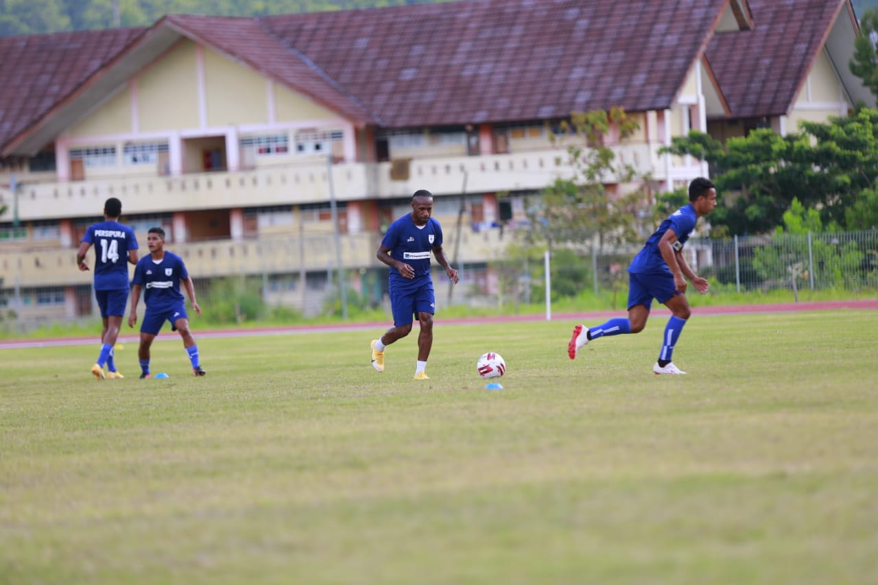 susana-latihan-persipura-jayapura-selasa-2332021-pagi.jpg