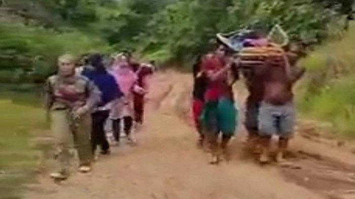 Viral Ibu Hamil Ditandu Menuju RS karena Jalan Desa Rusak, Sang Bayi Meninggal di Kandungan