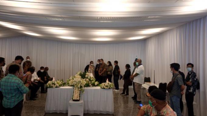 wakil-gubernur-provinsi-papua-klemen-tinal-berpulang-pada-jumat-2152021-pagi.jpg