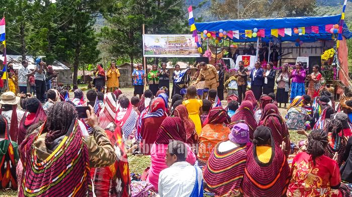 Jhon Banua Hadir Dalam Ibadah Akbar HUT ke-76 Departemen Perempuan Kingmi Kordinator Jayawijaya