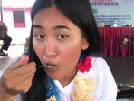 01032022-wilda-makan-papeda.jpg