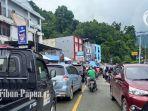 22122021-macet_di_pelabuhan_jayapura-1.jpg
